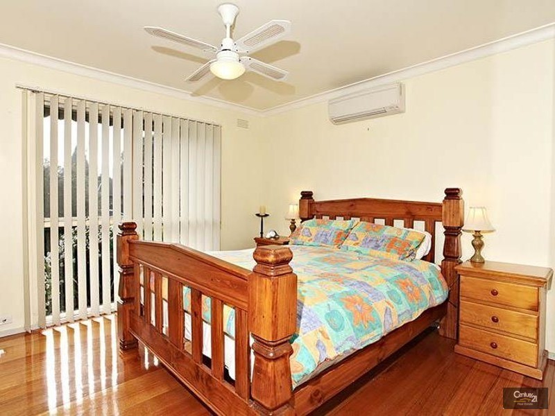 11 Darren Road, Springvale South VIC 3172