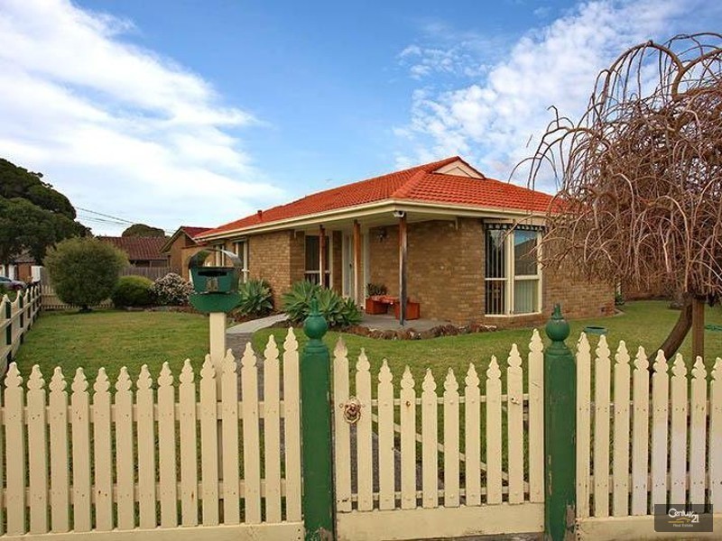 11 Darren Road, Springvale South VIC 3172