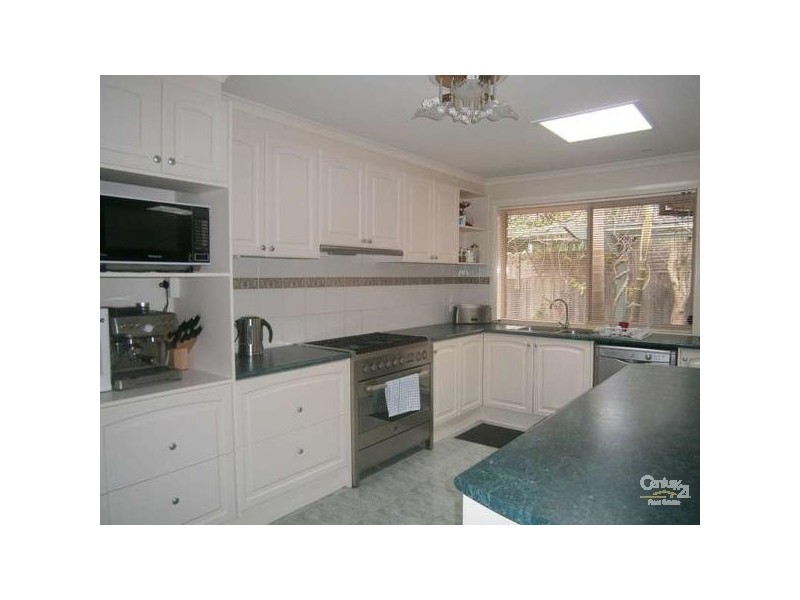 10 Cyril Grove, Noble Park VIC 3174