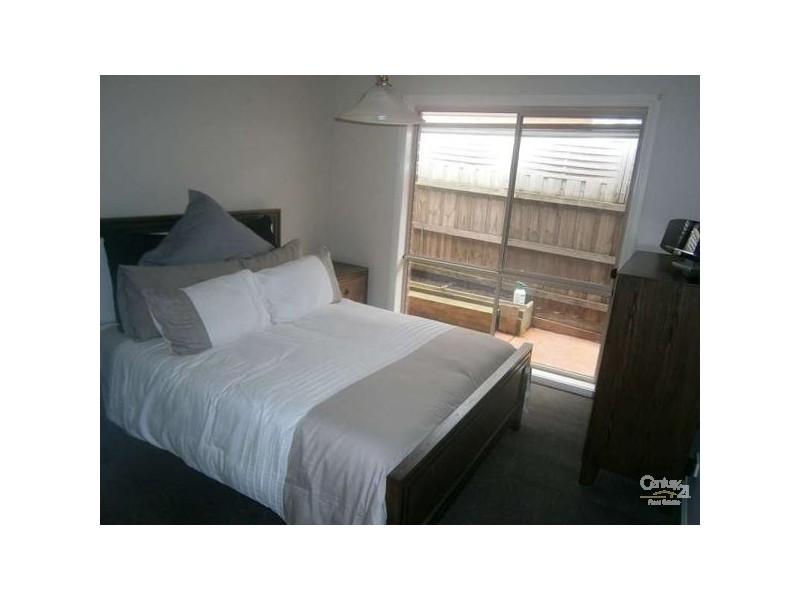 10 Cyril Grove, Noble Park VIC 3174