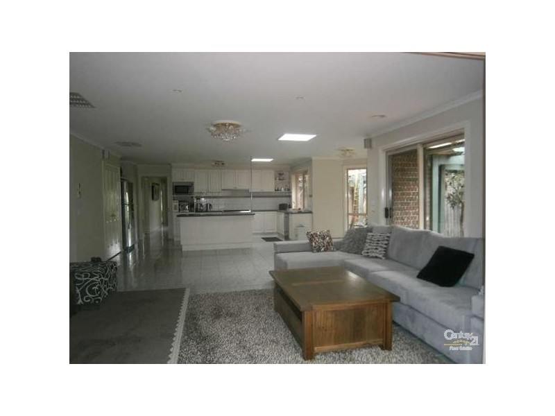 10 Cyril Grove, Noble Park VIC 3174