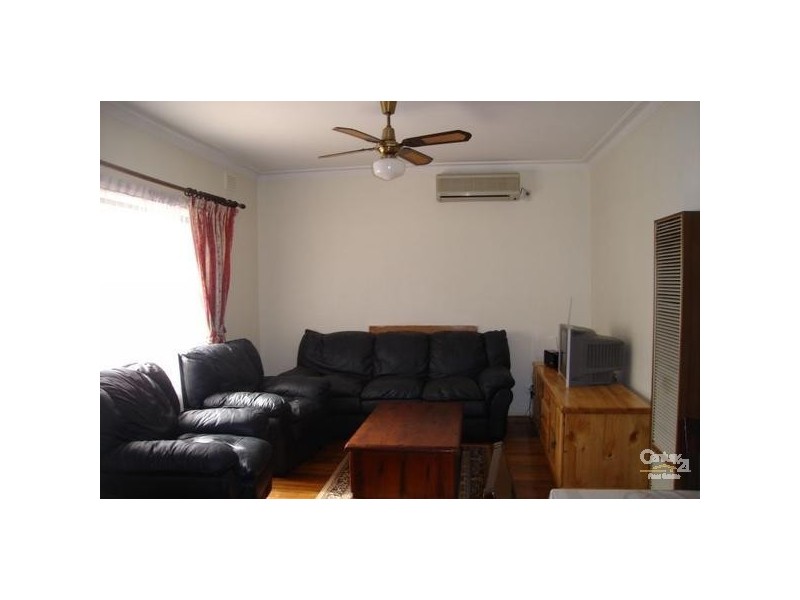 5 Phillip Ave, Springvale VIC 3171