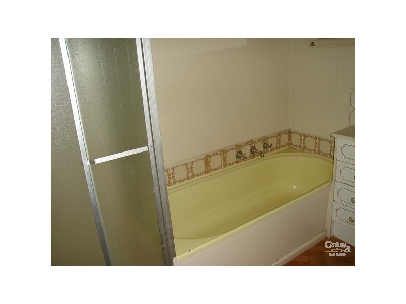 16 Glendale Road, Springvale VIC 3171