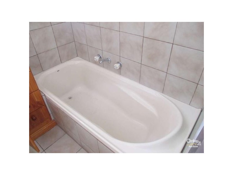 4 Lawrence Crescent, Noble Park North VIC 3174