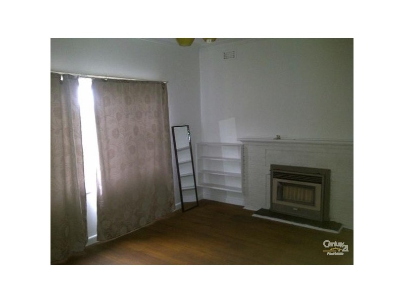 8 Fairview Street, Springvale VIC 3171