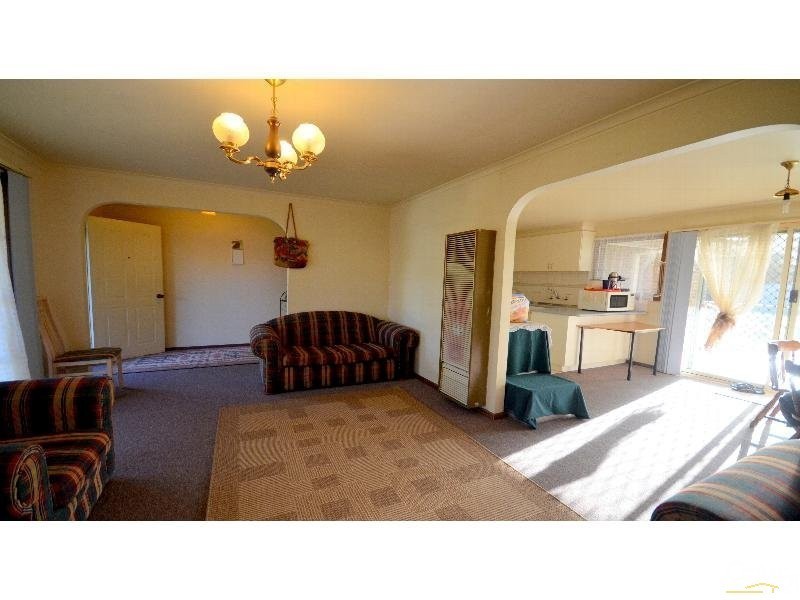 87 Paddington Ave, Carrum Downs VIC 3201