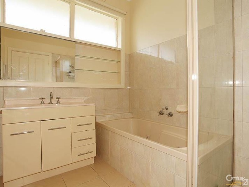 30 Barbara Ave, Dandenong North VIC 3175