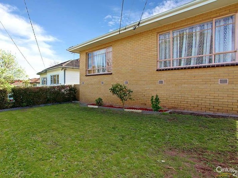 30 Barbara Ave, Dandenong North VIC 3175