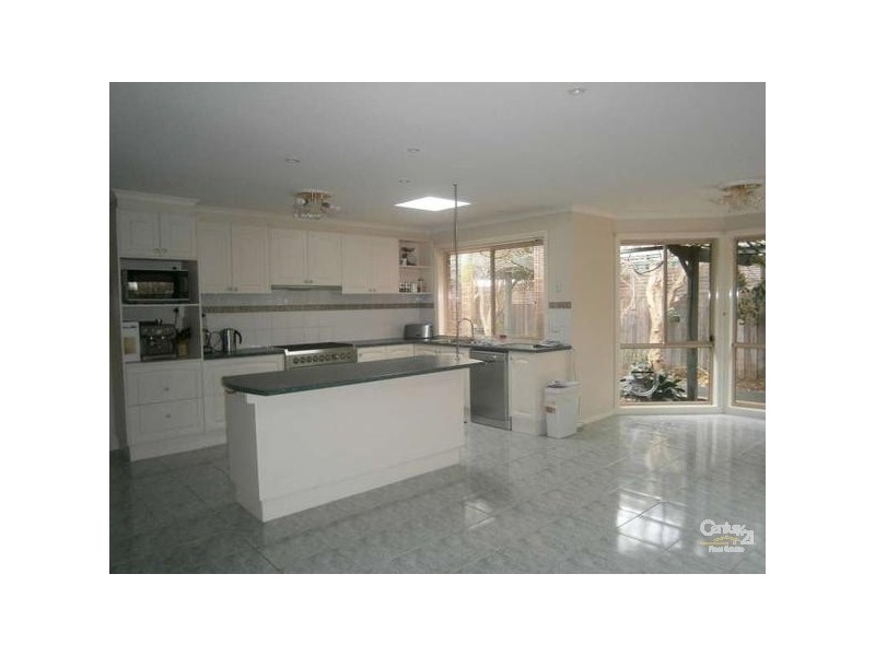 10 Cyril Grove, Noble Park VIC 3174