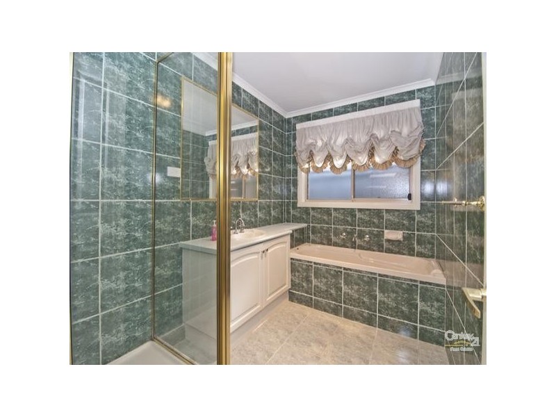 10 Cyril Grove, Noble Park VIC 3174