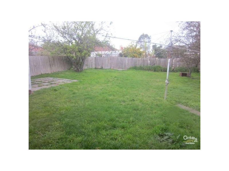 24 Glendale Road, Springvale VIC 3171