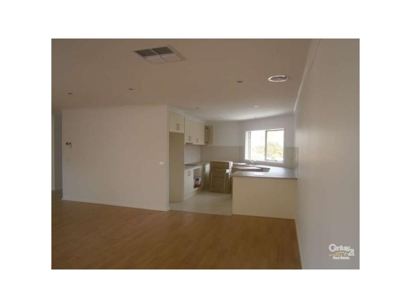 2/49 Jones Road, Dandenong VIC 3175