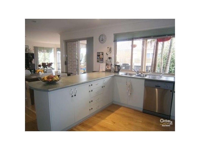 18 Frederick Rise, Narre Warren South VIC 3805