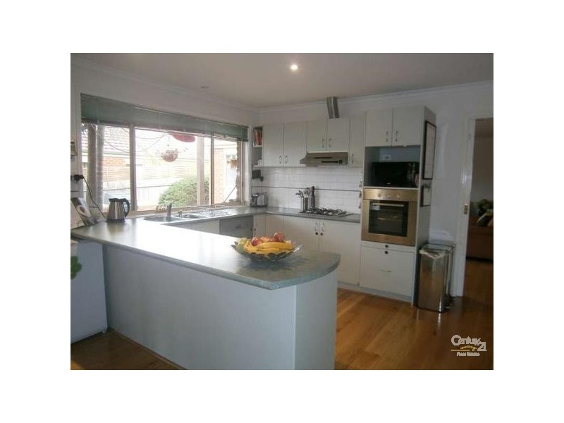 18 Frederick Rise, Narre Warren South VIC 3805