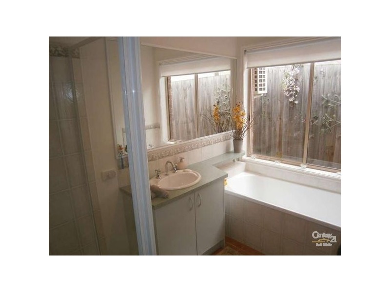 18 Frederick Rise, Narre Warren South VIC 3805