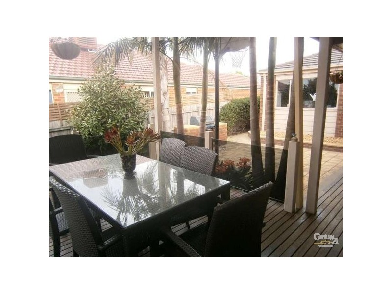 18 Frederick Rise, Narre Warren South VIC 3805