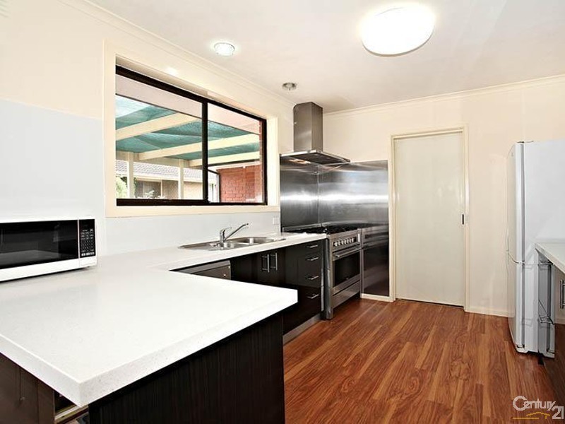 64 Tiverton Drive, Mulgrave VIC 3170