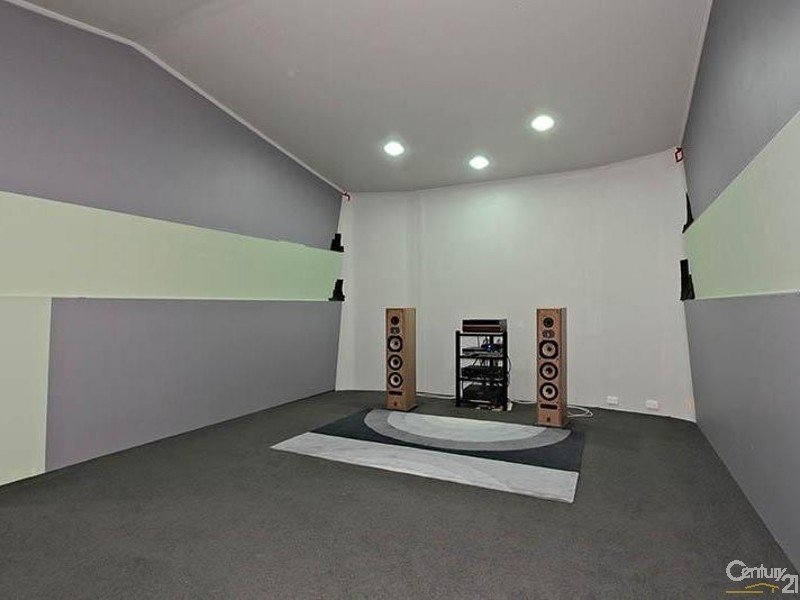 64 Tiverton Drive, Mulgrave VIC 3170