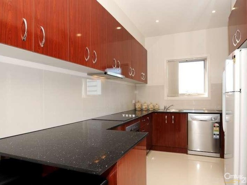 28/2-4 Hutton Street, Dandenong VIC 3175