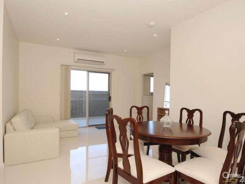 28/2-4 Hutton Street, Dandenong VIC 3175