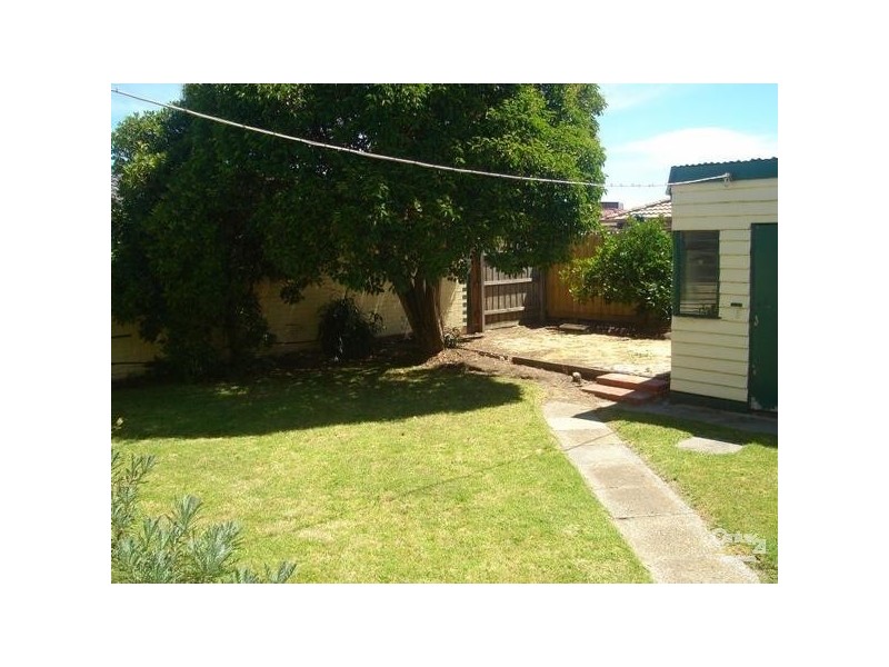 28 Nullawil Street, Springvale VIC 3171