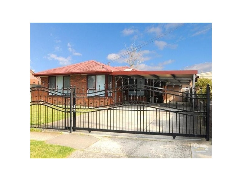 18 Turramurra Drive, Keysborough VIC 3173