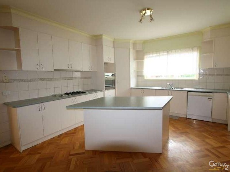 10 Kershaw Drive, Narre Warren South VIC 3805