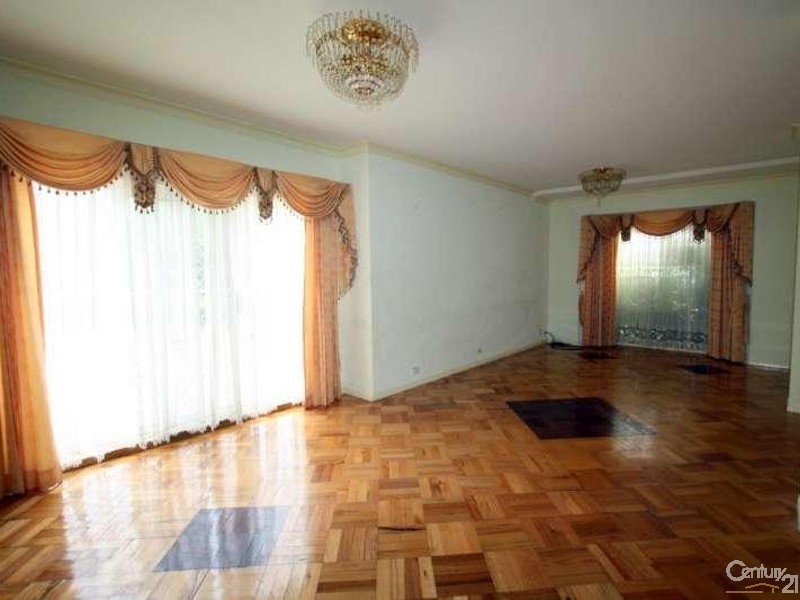 10 Kershaw Drive, Narre Warren South VIC 3805