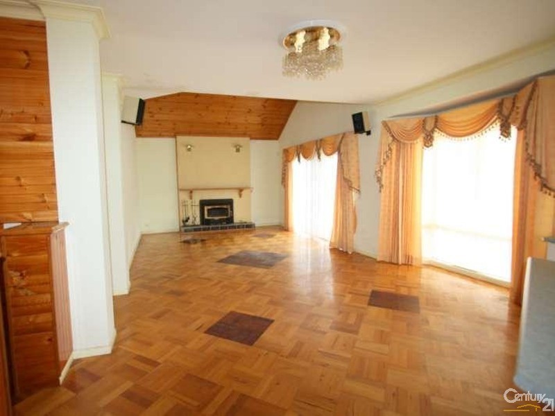 10 Kershaw Drive, Narre Warren South VIC 3805