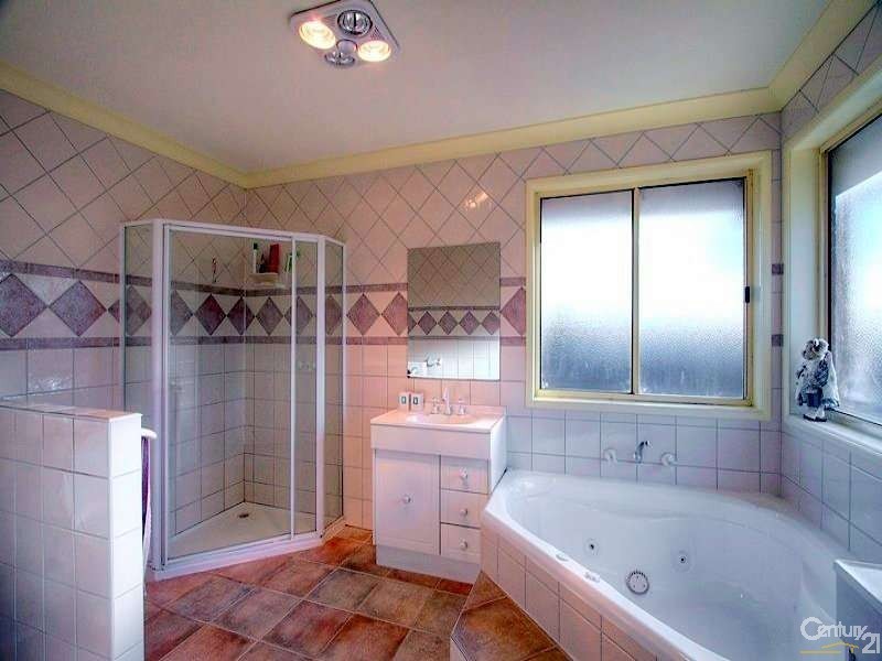 10 Kershaw Drive, Narre Warren South VIC 3805