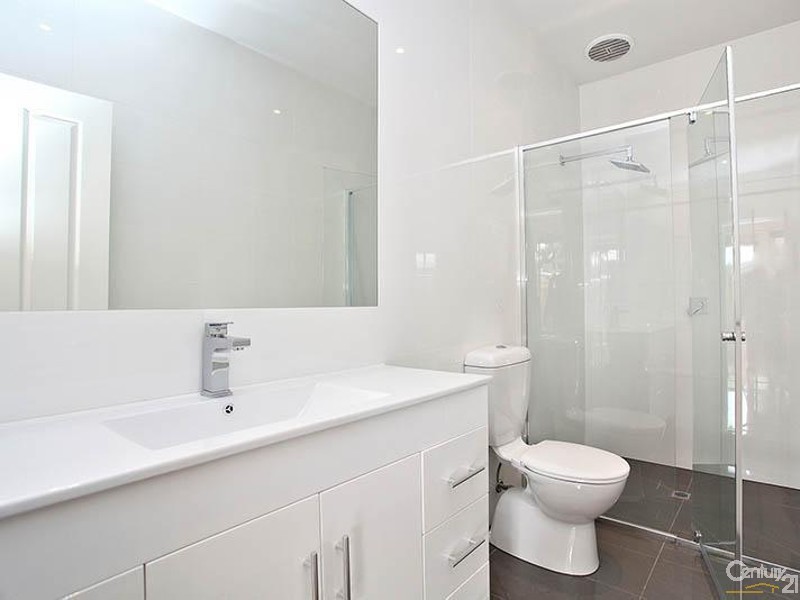 2-3/31 Osborne Ave, Springvale VIC 3171