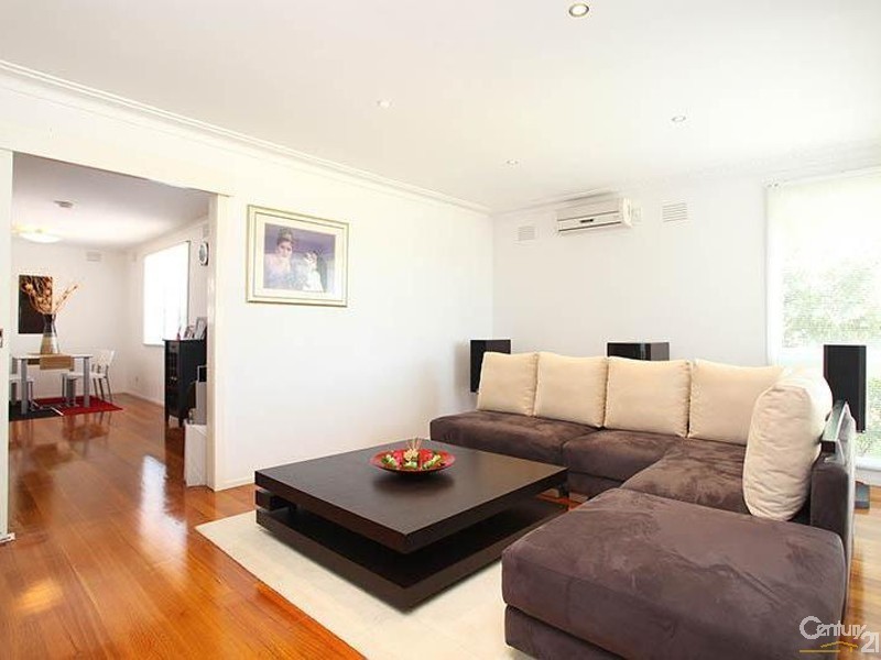 6 Camelot Drive, Springvale South VIC 3172