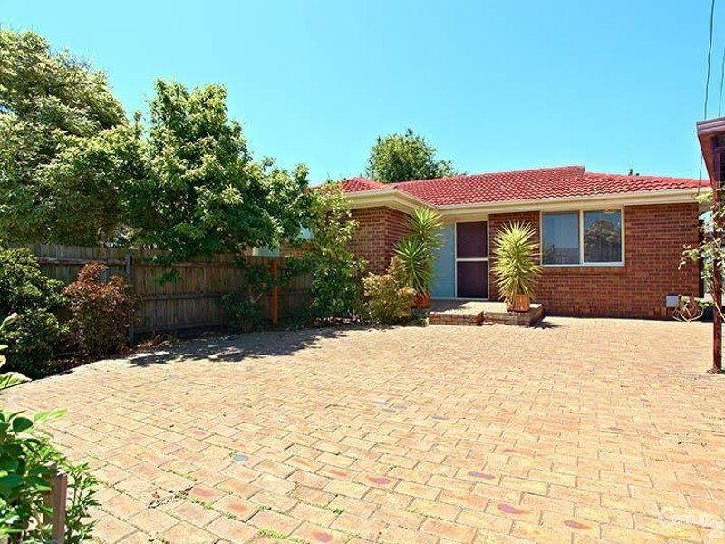 6 Camelot Drive, Springvale South VIC 3172