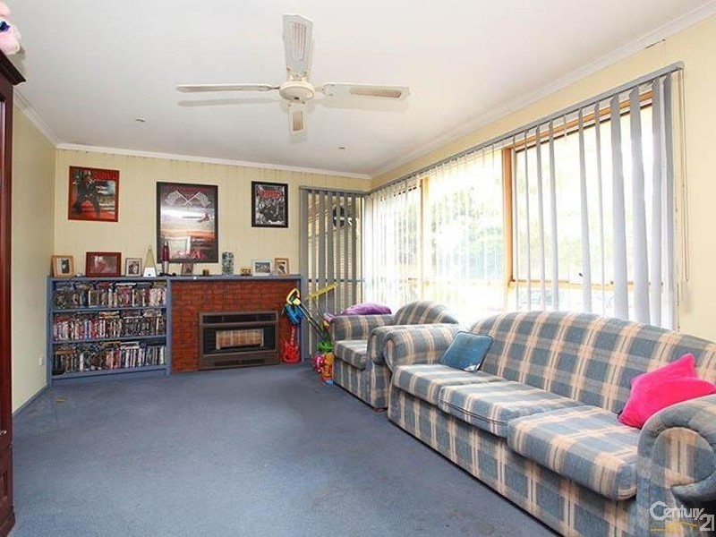 28 Edinborough Street, Hallam VIC 3803