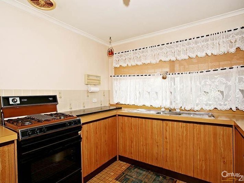 63 Crossdale Rise, Endeavour Hills VIC 3802