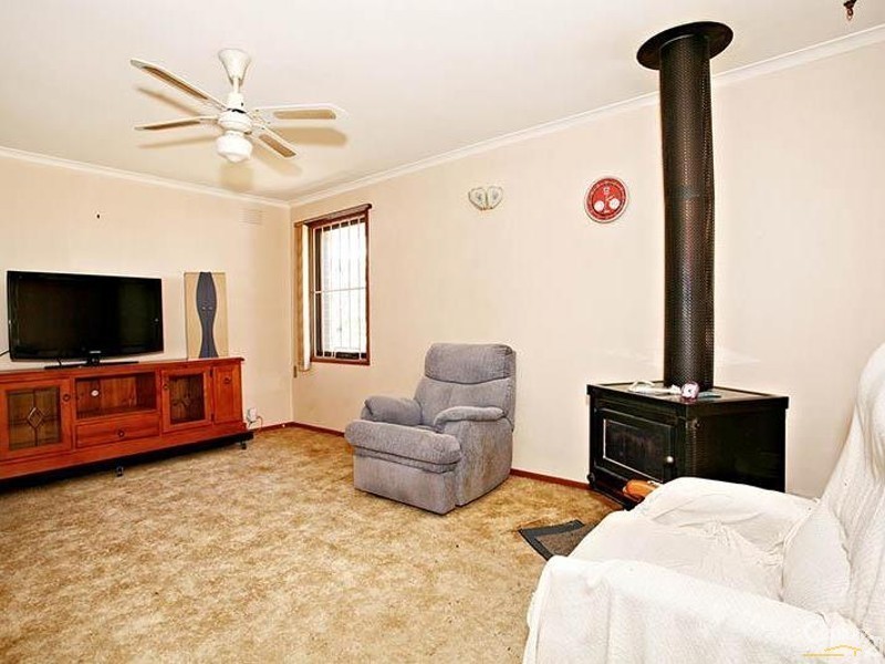 63 Crossdale Rise, Endeavour Hills VIC 3802