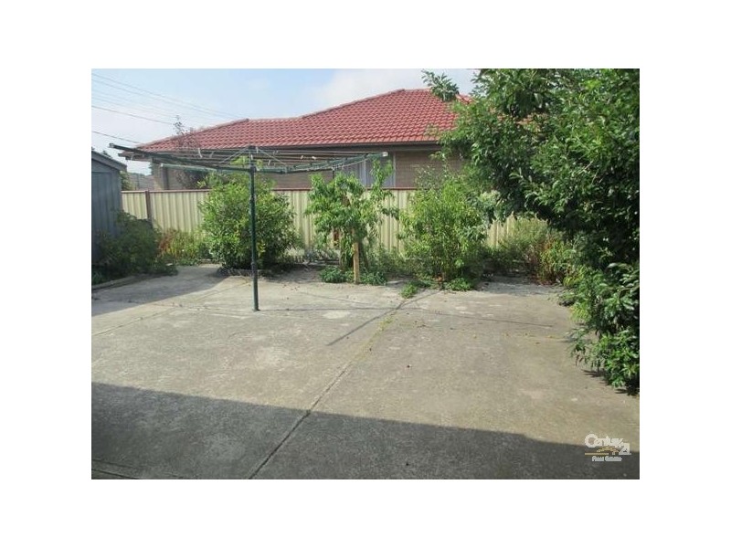 10 Simon Avenue, Noble Park VIC 3174