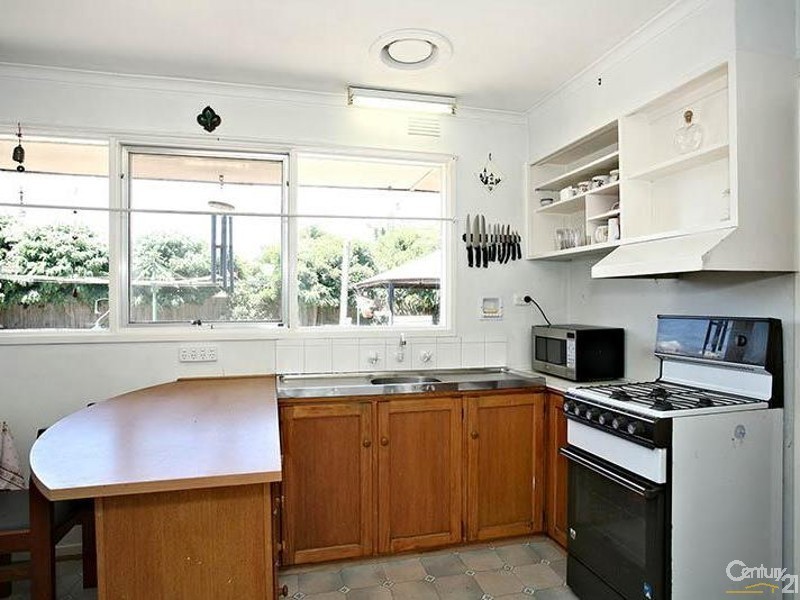 15 Woomera Ave, Keysborough VIC 3173