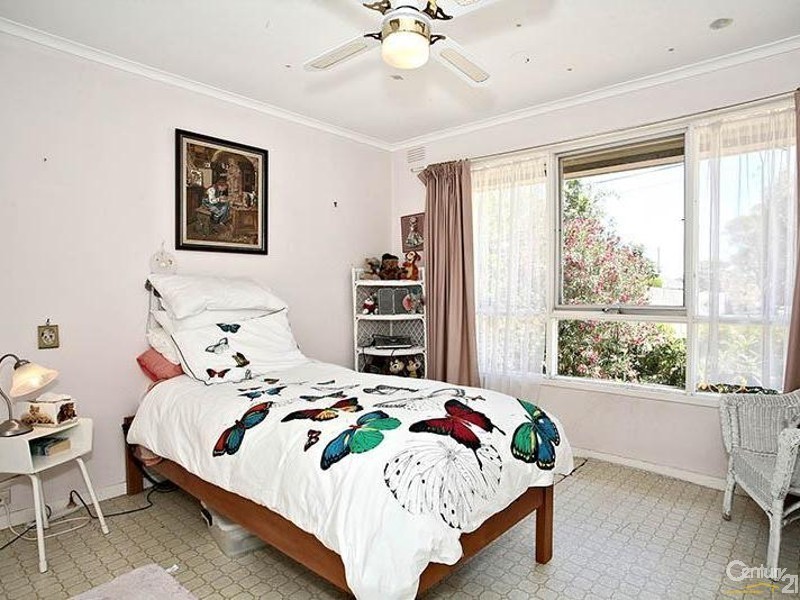 15 Woomera Ave, Keysborough VIC 3173