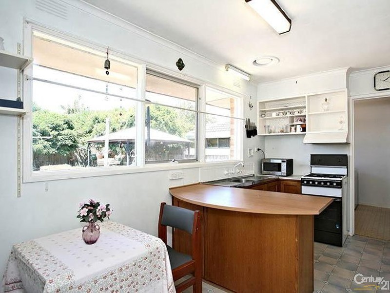 15 Woomera Ave, Keysborough VIC 3173