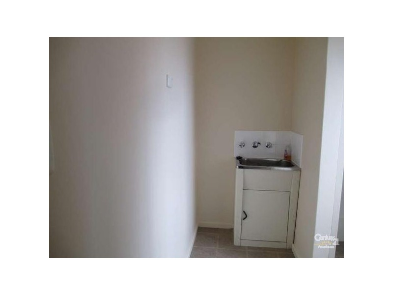 2/2-6 Kelvin Grove, Springvale VIC 3171