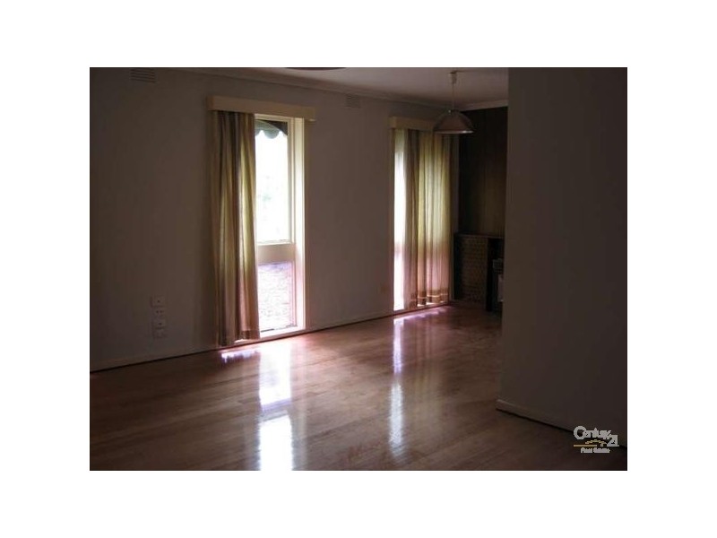 8 Martin Street, Springvale South VIC 3172