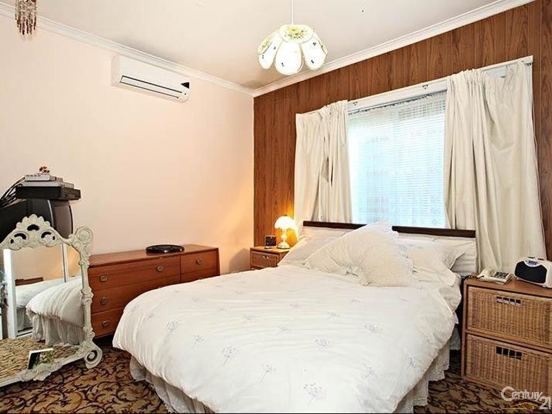 8 Flowervale Road, Noble Park VIC 3174