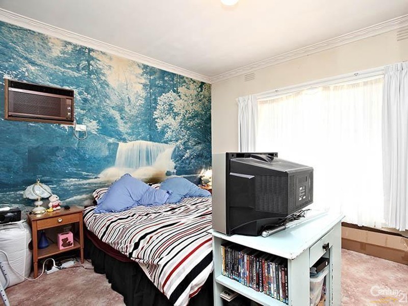 8 Flowervale Road, Noble Park VIC 3174