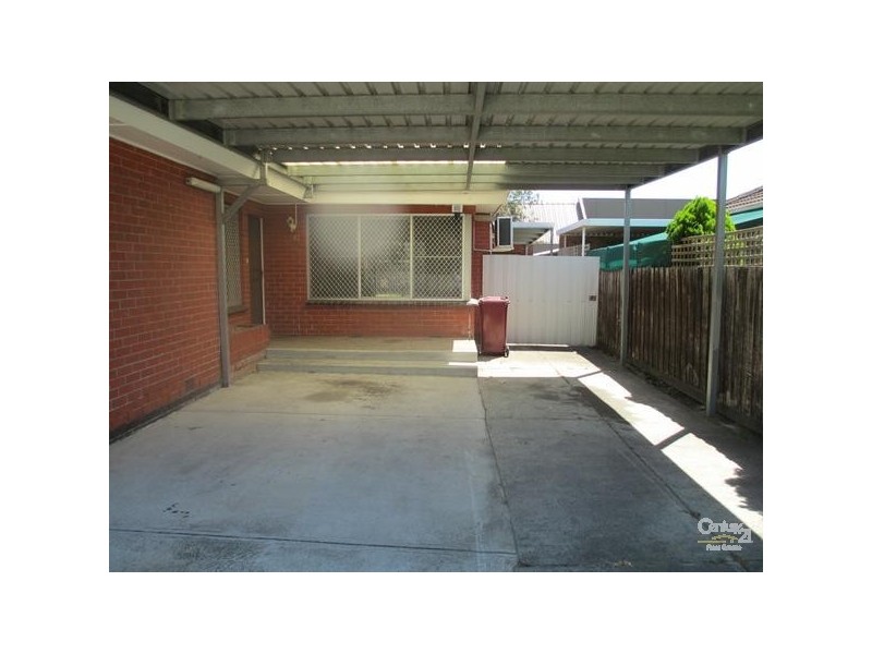 17 Young Street, Springvale VIC 3171