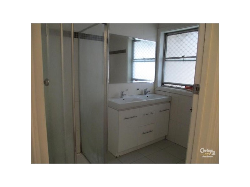 17 Young Street, Springvale VIC 3171