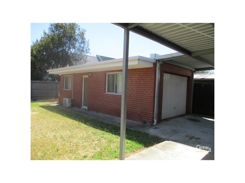 17 Young Street, Springvale VIC 3171