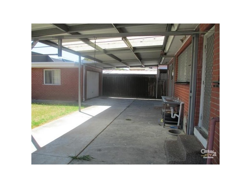 17 Young Street, Springvale VIC 3171