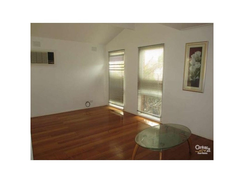 11 Bella Vista Crescent, Clayton South VIC 3169
