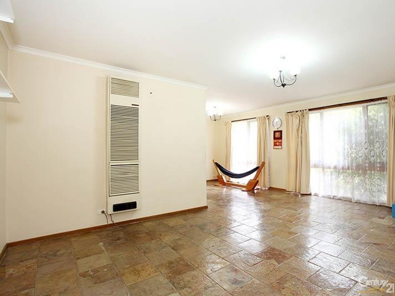 8/99A Athol Road, Springvale South VIC 3172